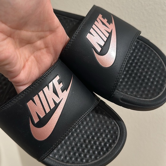 Nike slide - Picture 2 of 3